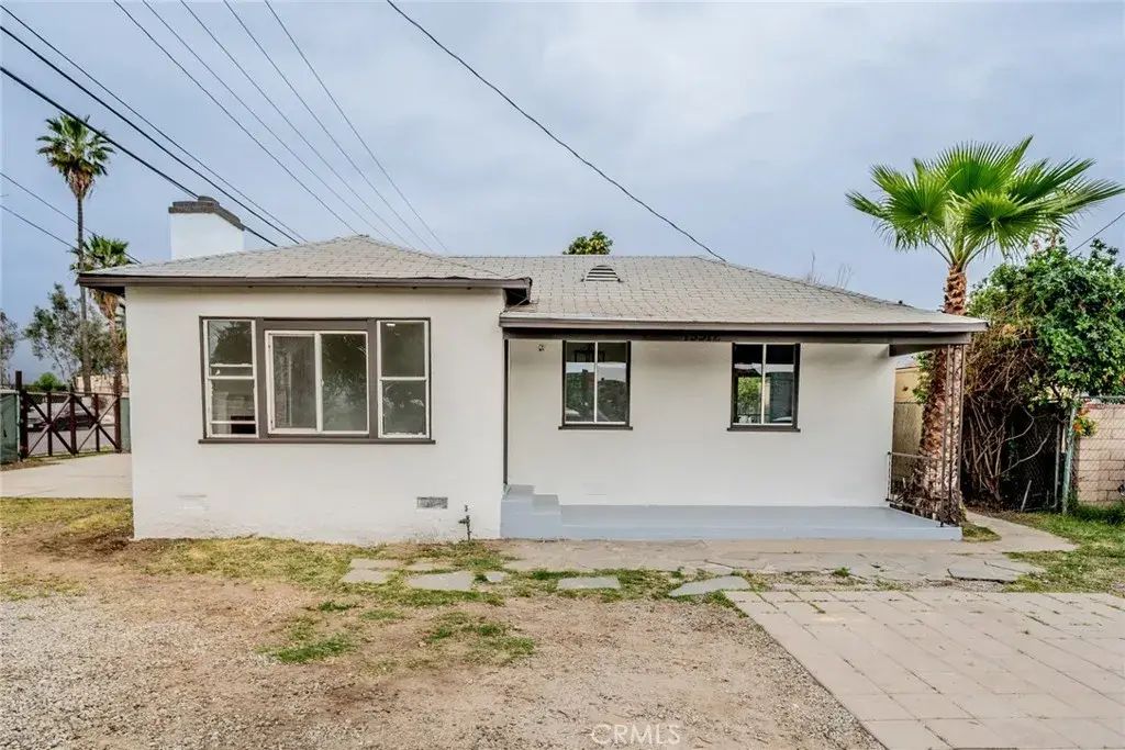 13512 Arrow, Fontana