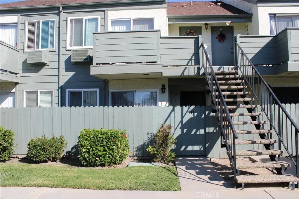 635 N Bristol, Santa Ana