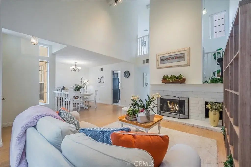 19 Dartmouth, Irvine