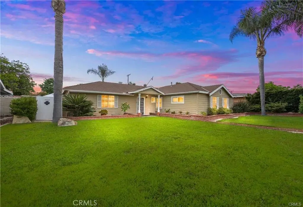 552 S Yorba St, Orange