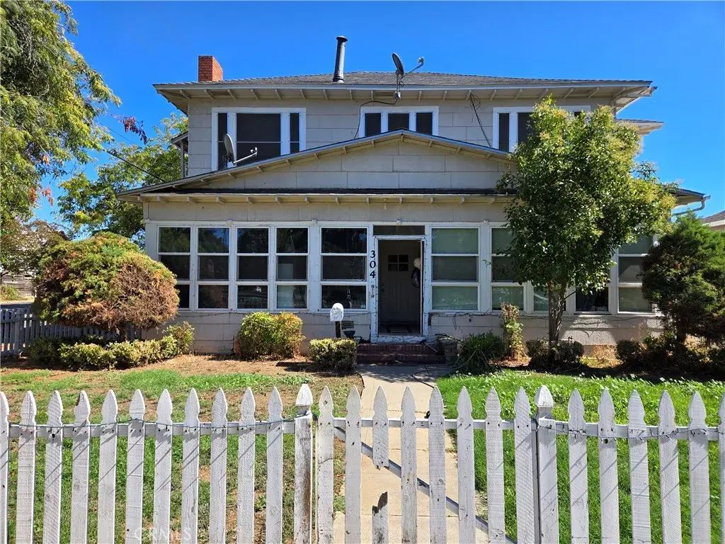 304 W Laurel Street, Willows