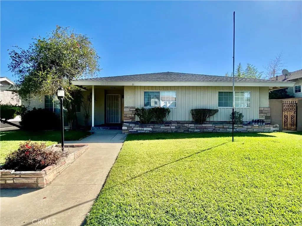 1511 S Main, Corona