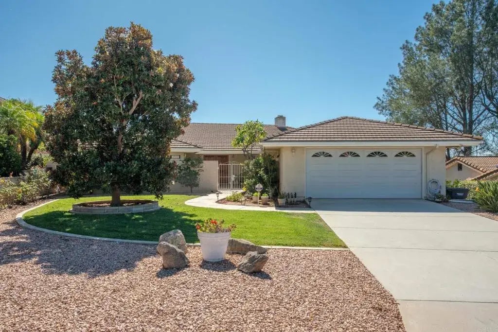 10951 Rim Road, Escondido