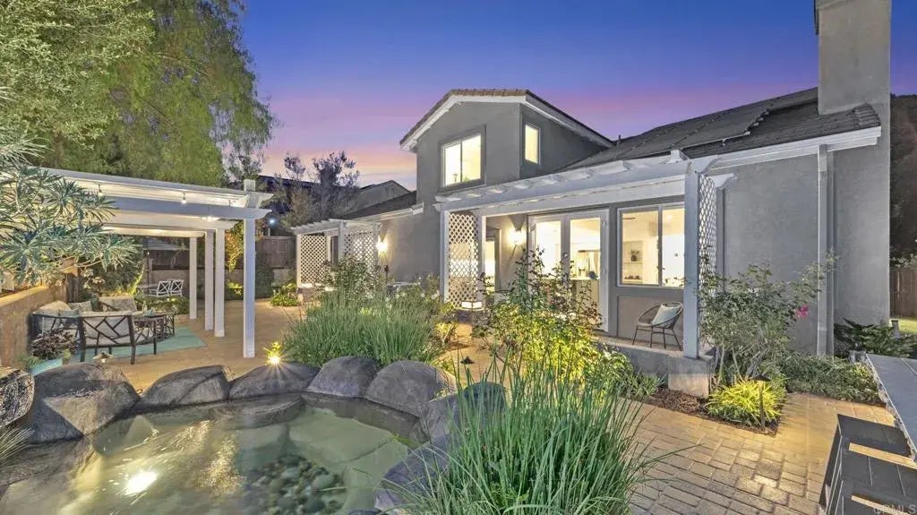 285 Oak Valley Lane, Escondido