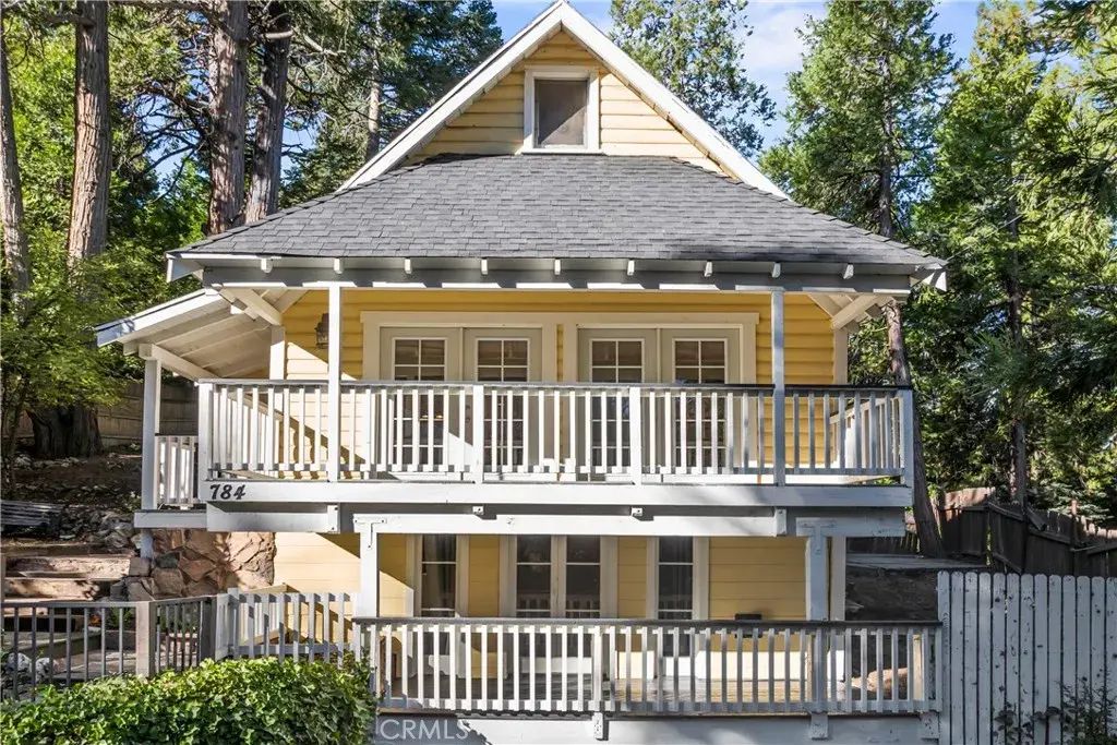 784 Sierra Vista, Twin Peaks