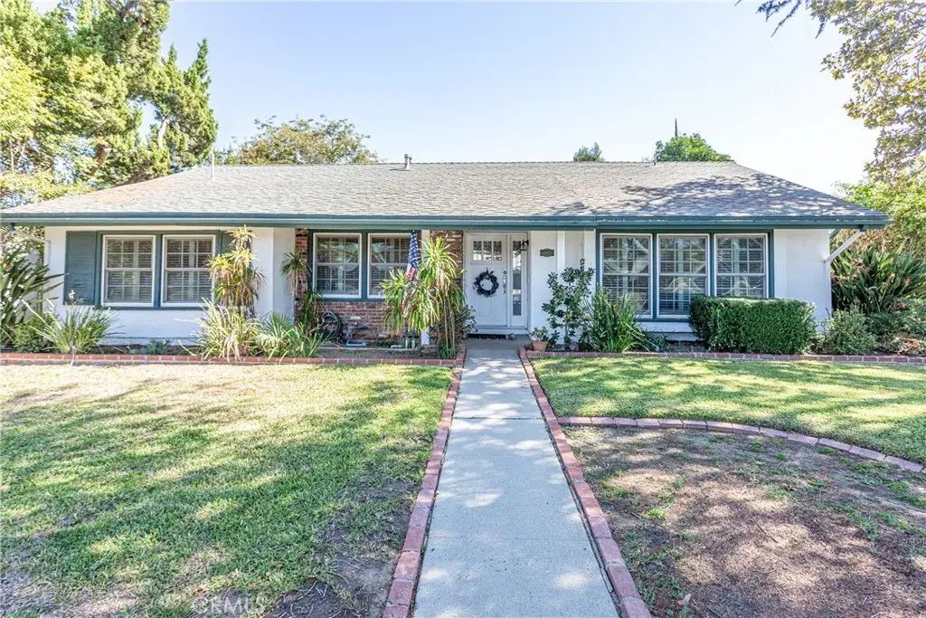 6840 Shoup Avenue, West Hills