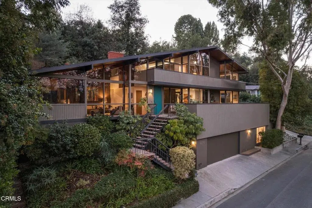 1256 Club House Drive, Pasadena