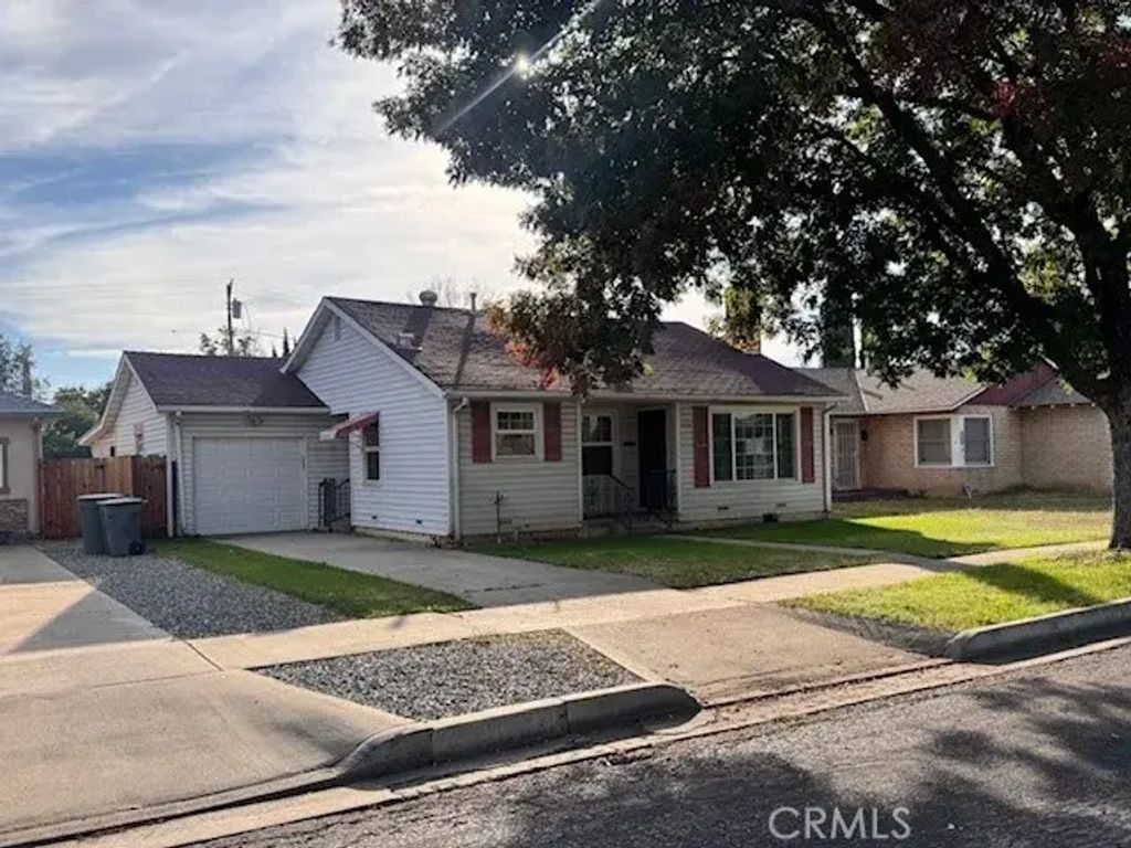 1320 W 21st, Merced