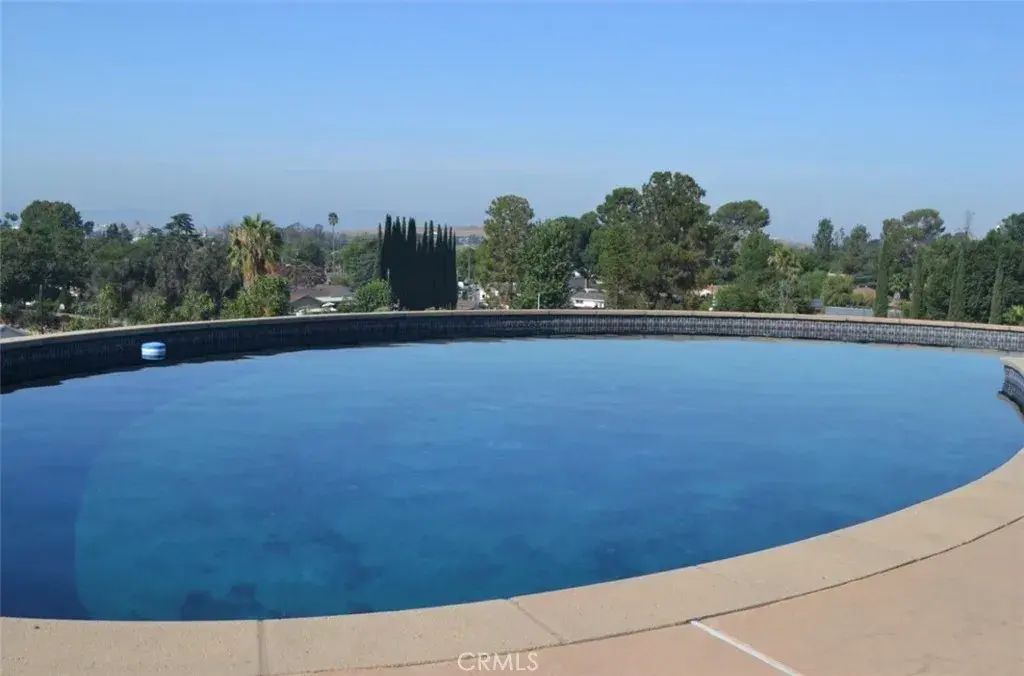 9909 Helen Ave, Shadow Hills