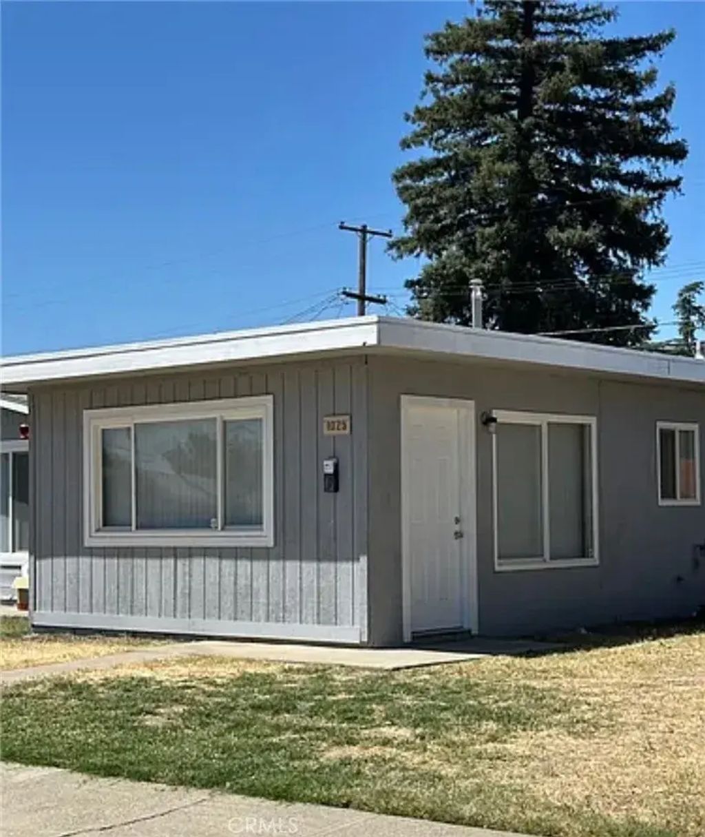 1037 W Santa Fe, Merced