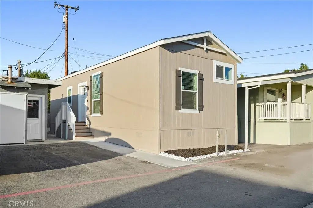 732 E Route 66 7, Glendora