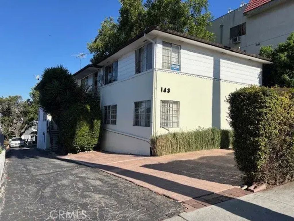 143 N Commonwealth, Los Angeles