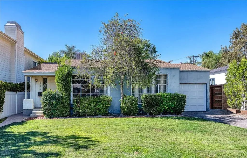 5257 Bellaire Avenue, Valley Village