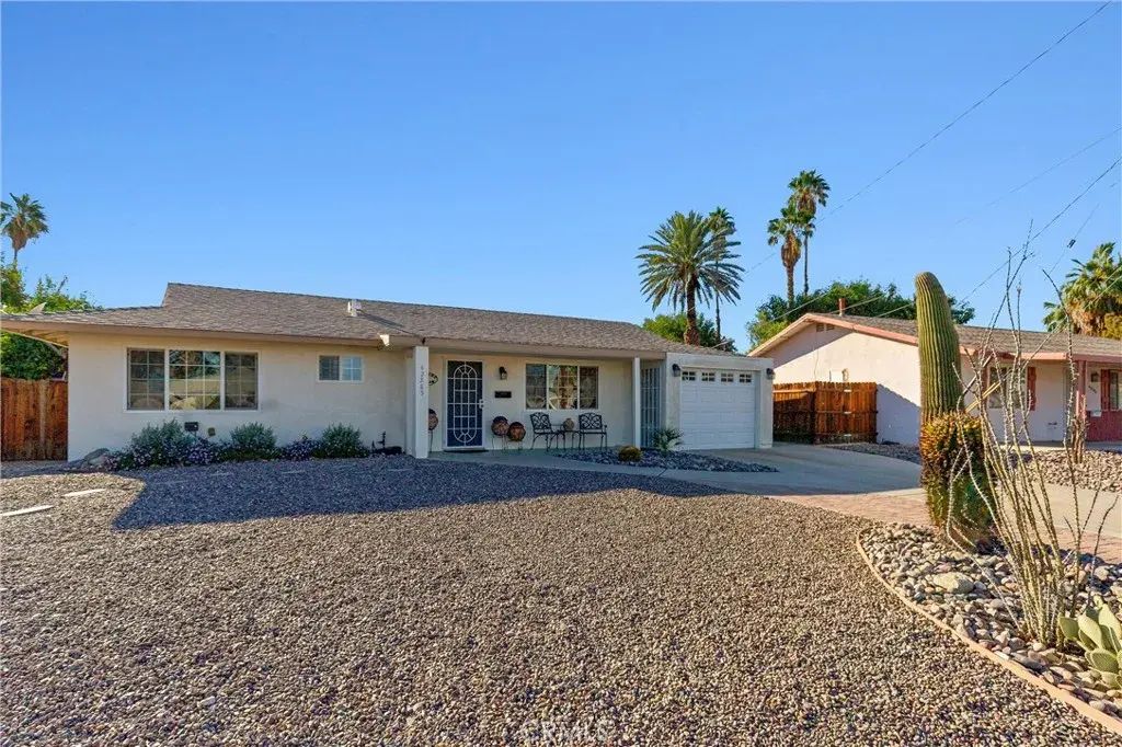 42585 Iowa Street, Palm Desert