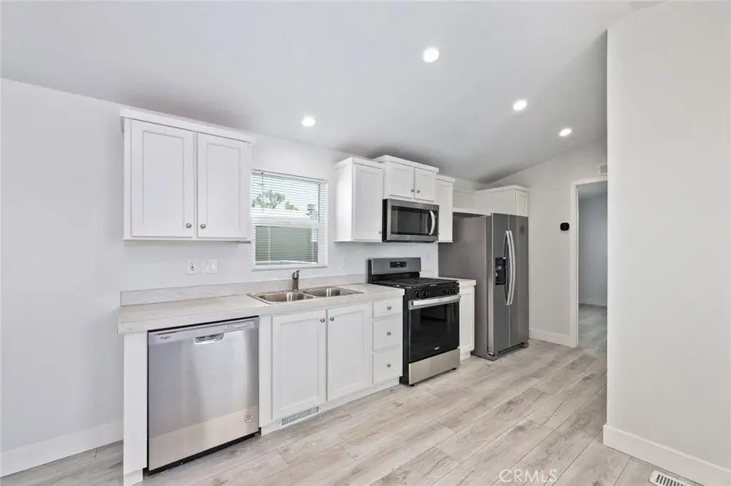 15252 Seneca 13, Victorville