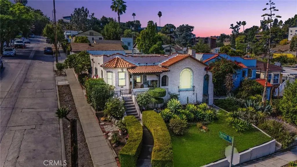 3303 Paola, El Sereno