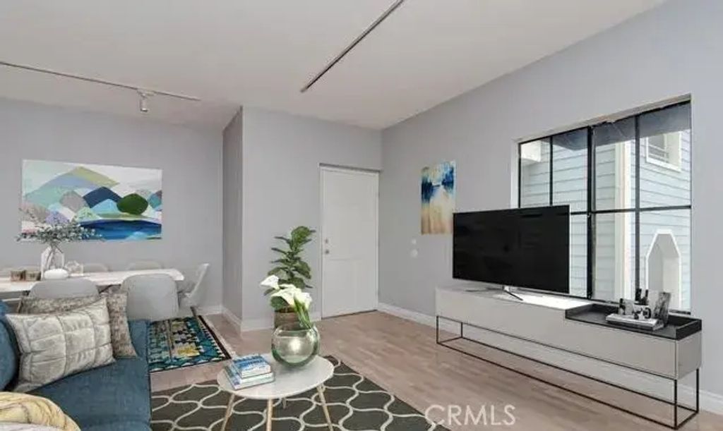 720 W 4th Street 320, Long Beach