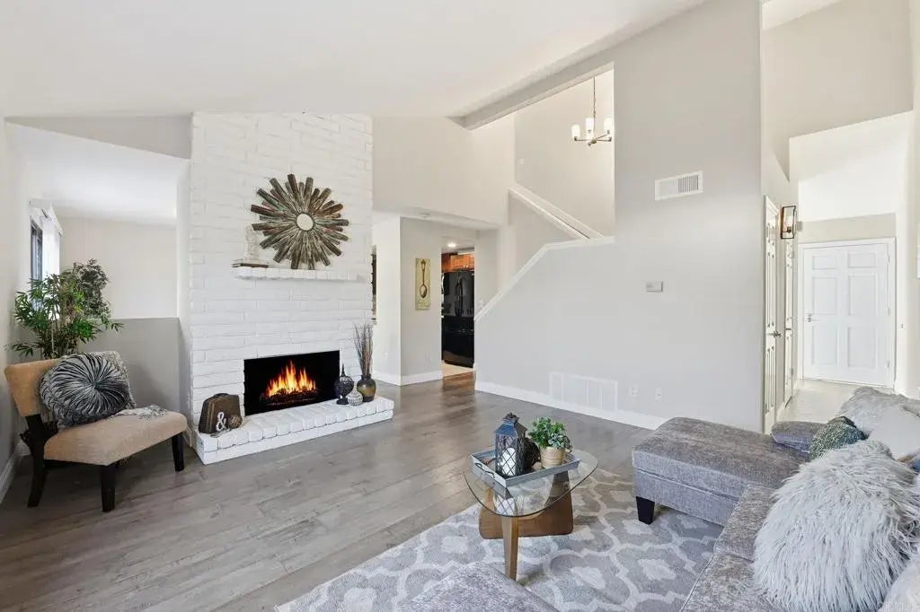 374 Forest Place, Vista