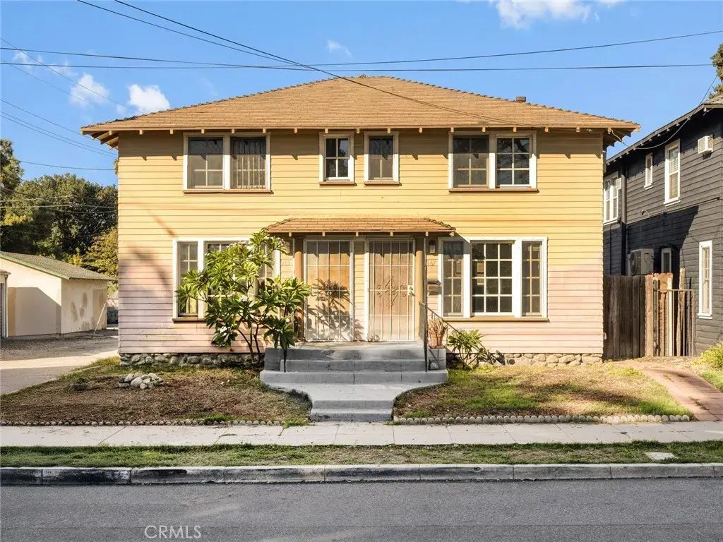 965-967 N Eleanor, Pomona