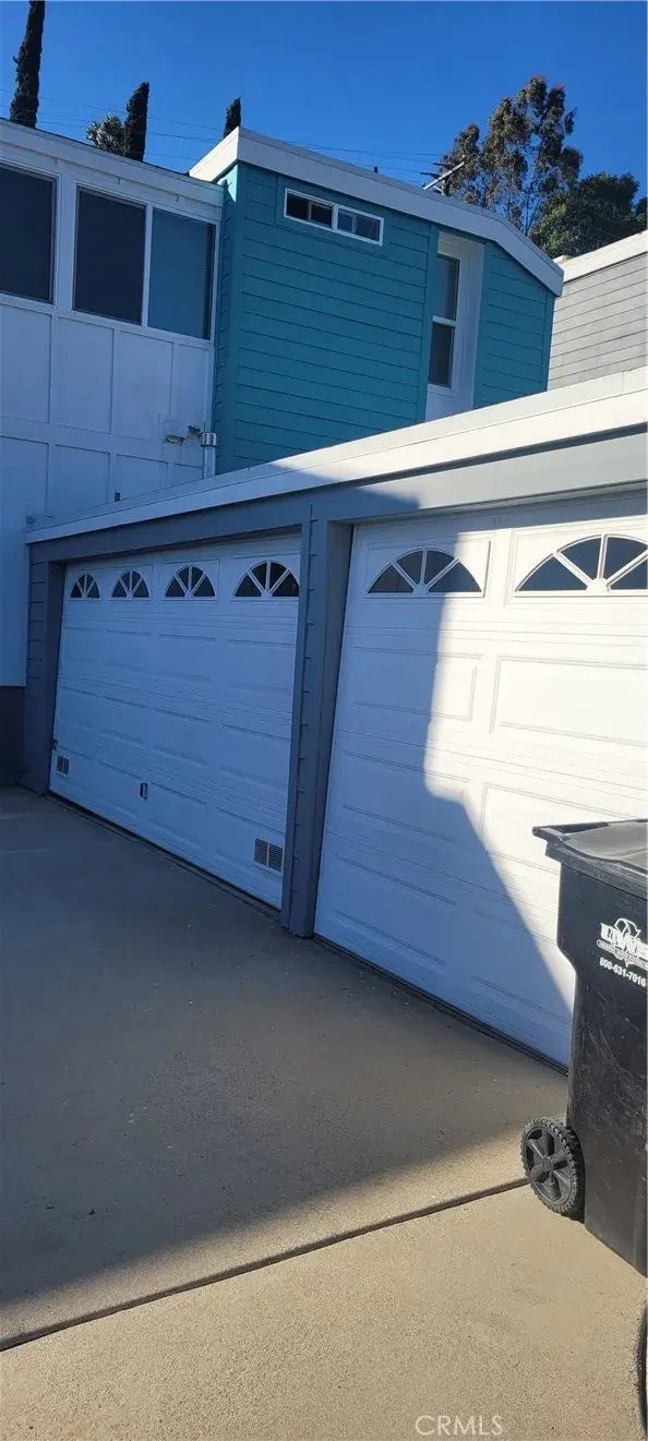 5519 S La Cienega Boulevard South, Los Angeles