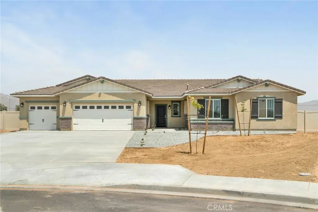 14818 Desert Lily Court, Apple Valley