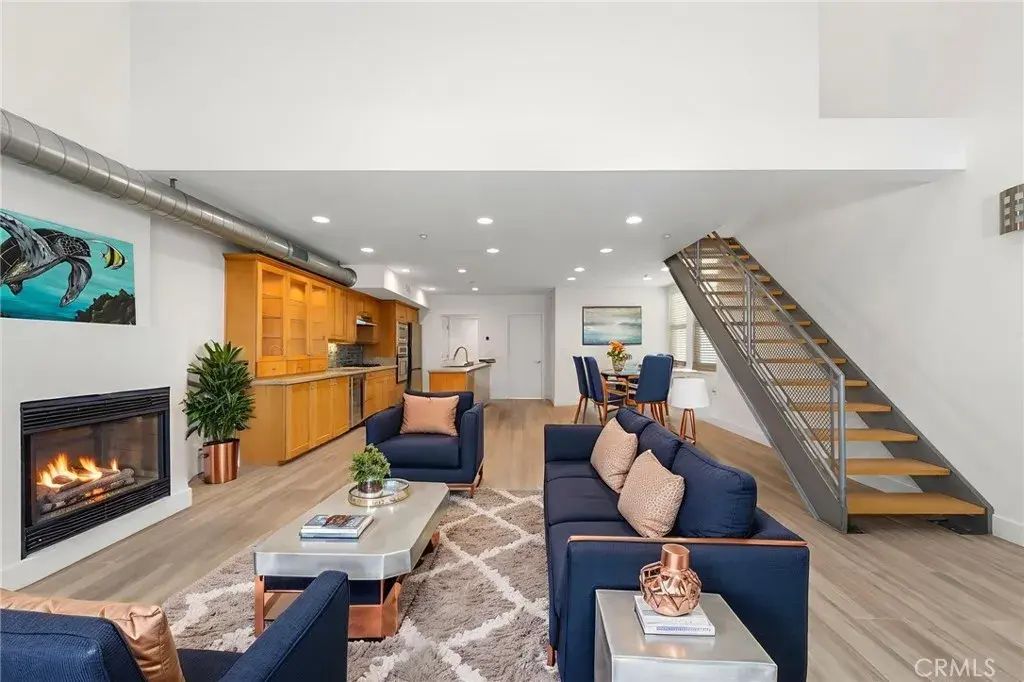 568 S Brea Boulevard, Brea