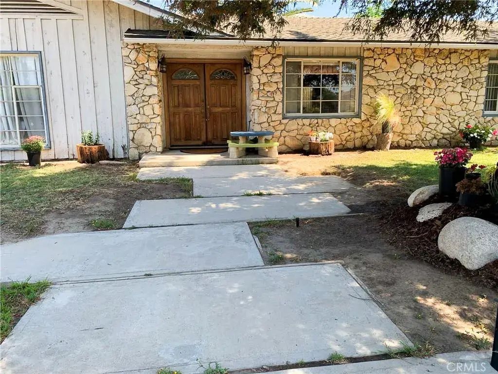 17033 Rayen, Northridge