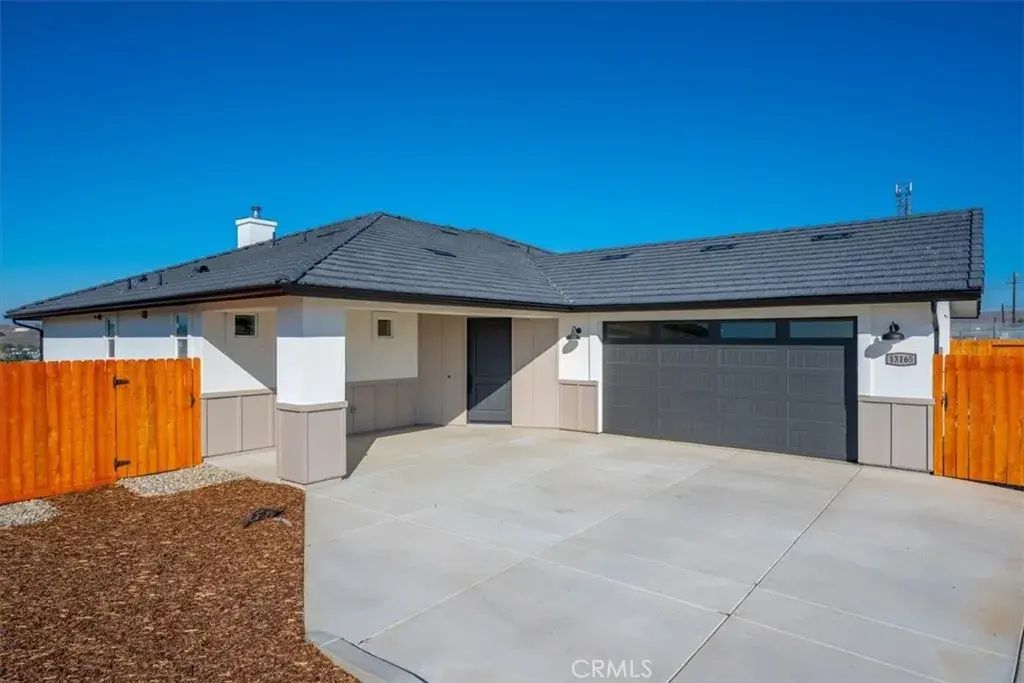 13165 N Bluffs, San Miguel
