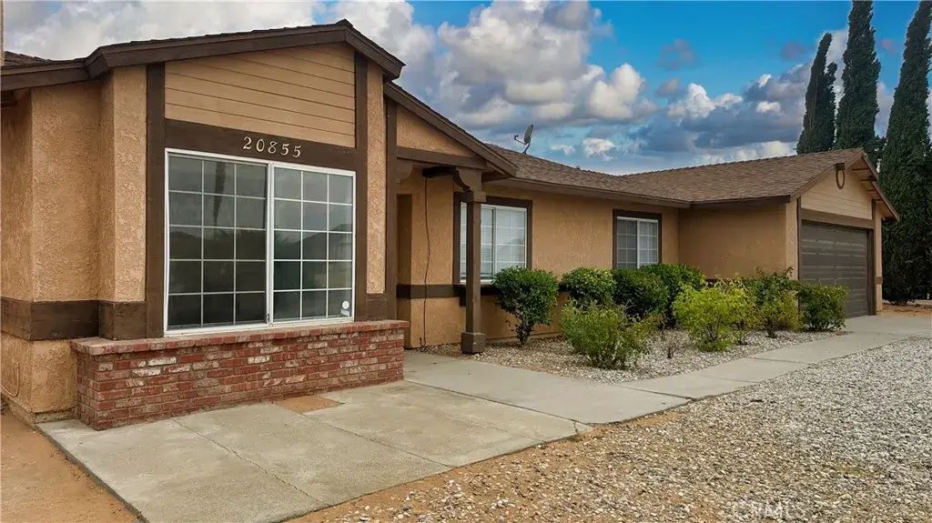 20855 Otowi, Apple Valley