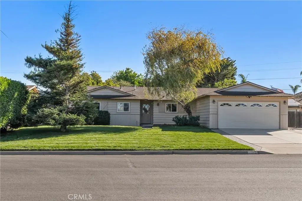 3656 Angeles, Santa Maria