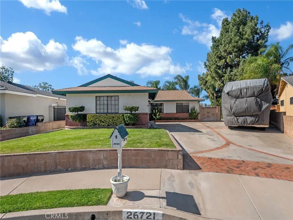 26721 Diaz Drive, Saugus