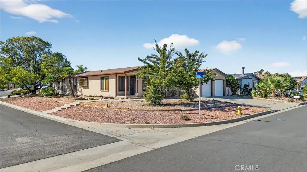 642 Roadrunner Way, Perris