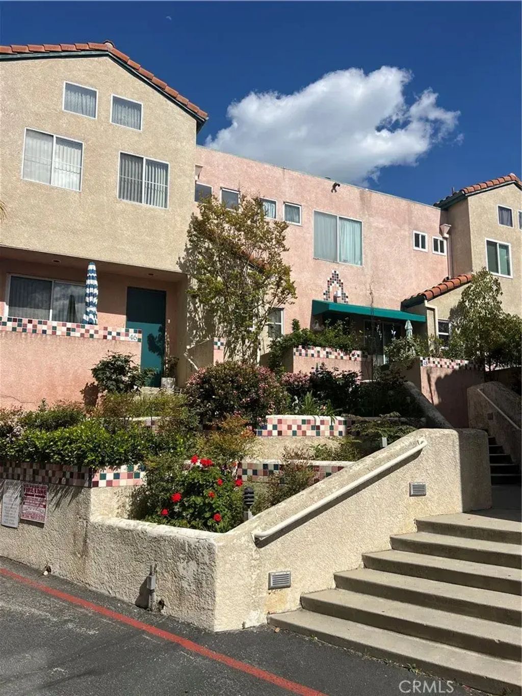 13901 Olive View Lane 25, Sylmar