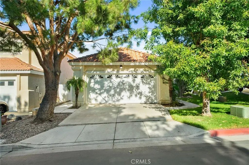 5729 El Palomino, Jurupa Valley
