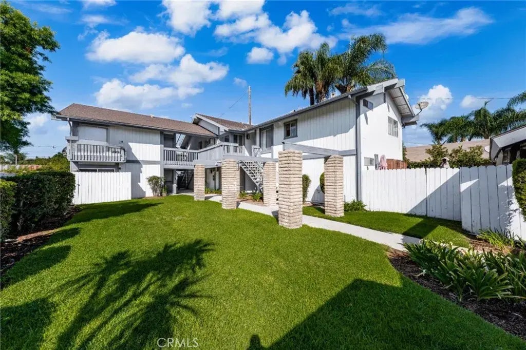 111 N Stanford Avenue, Fullerton