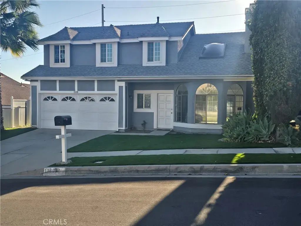 11608 Luanda, Sylmar