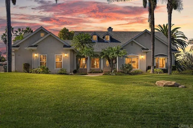 2511 Entrada Avenue, Vista