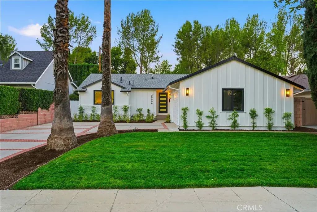 20008 Friar Street, Woodland Hills