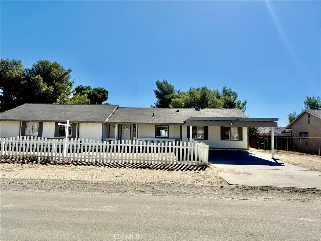 16622 Mossdale, Lancaster