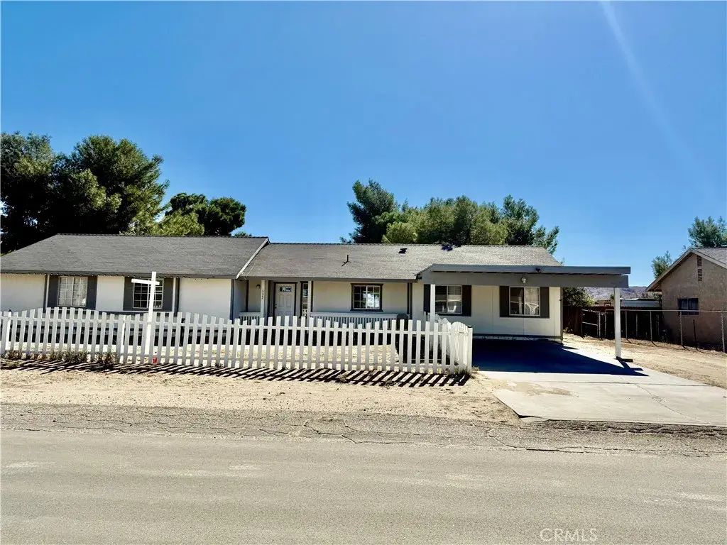 16622 Mossdale, Lancaster