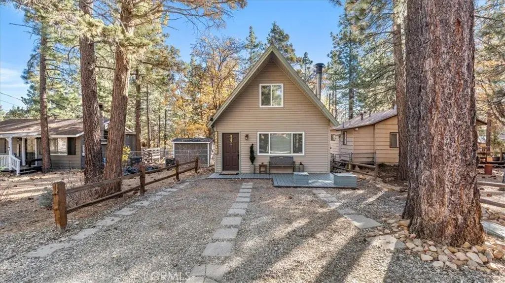 347 Spruce Lane, Sugarloaf