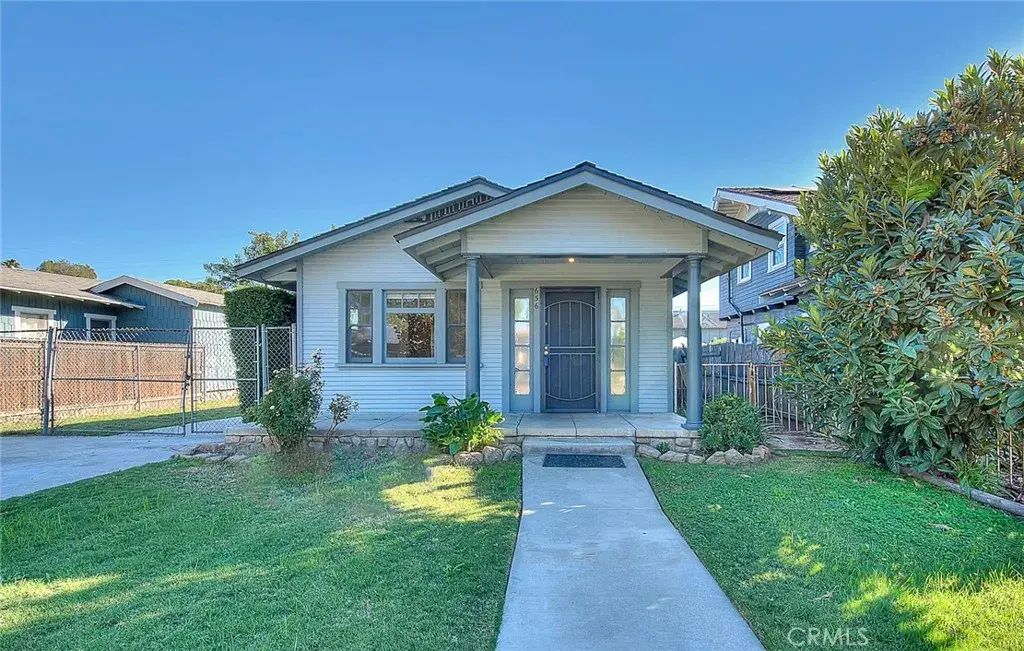 656 E Columbia, Pomona