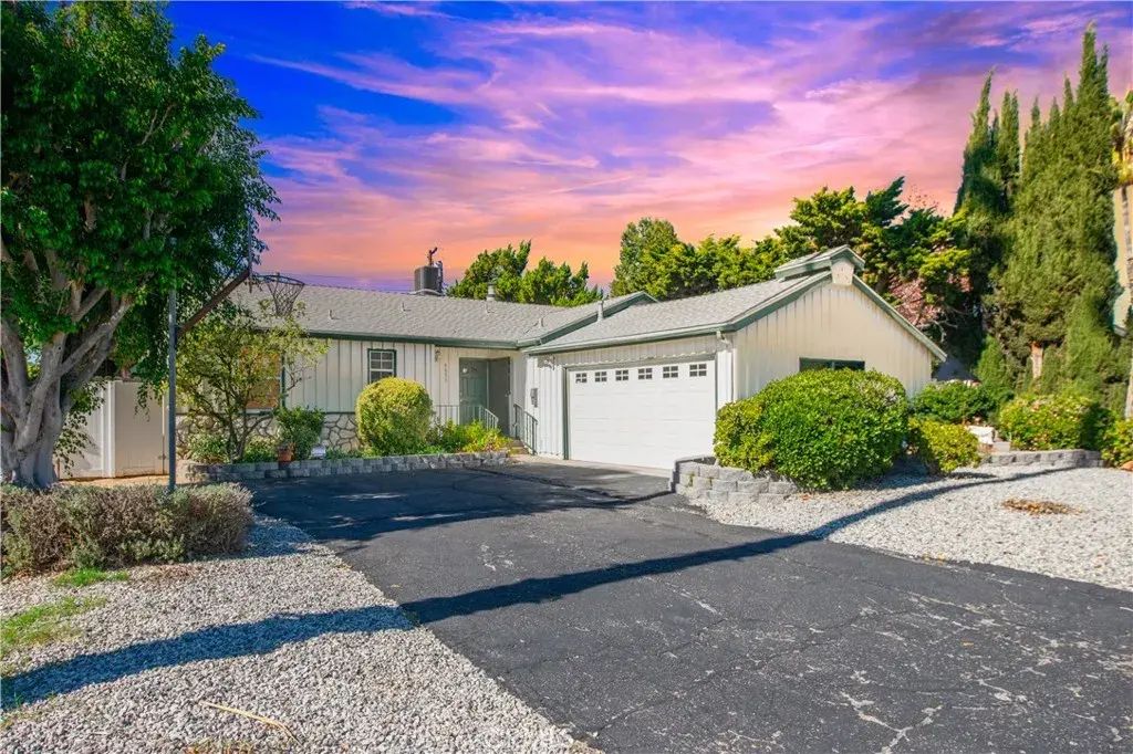 9655 Gothic, North Hills