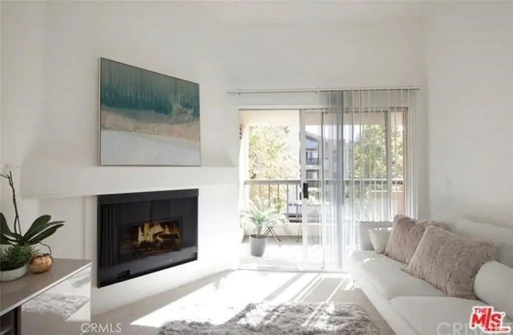 5535 Canoga, Woodland Hills