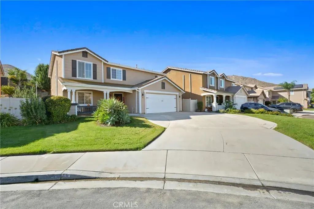 17049 La Vesu Rd., Fontana