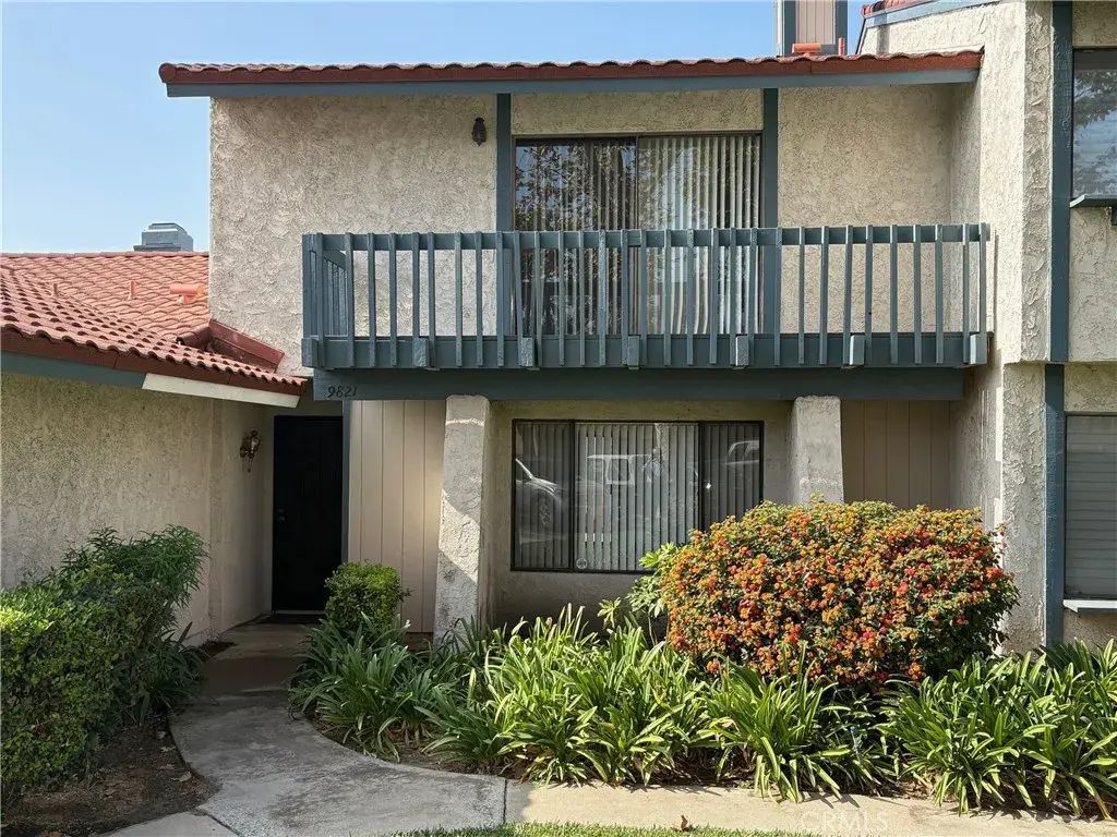 9821 Sun Valley, Montclair