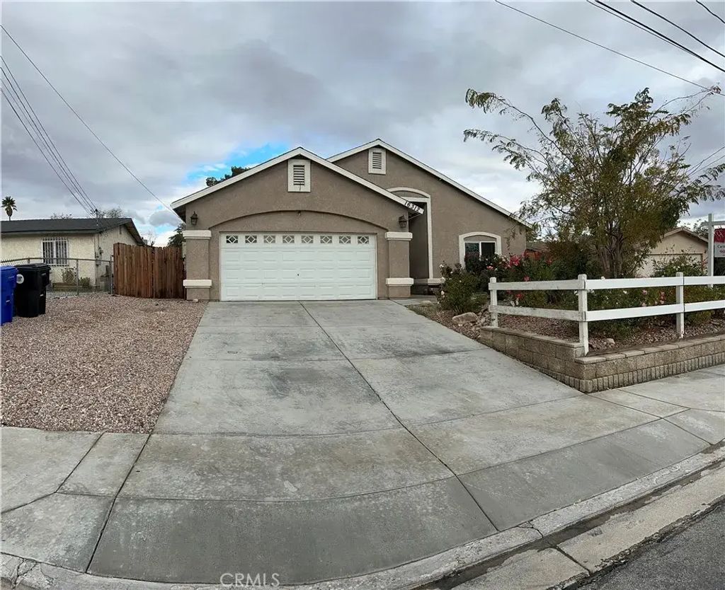 16312 Molino, Victorville