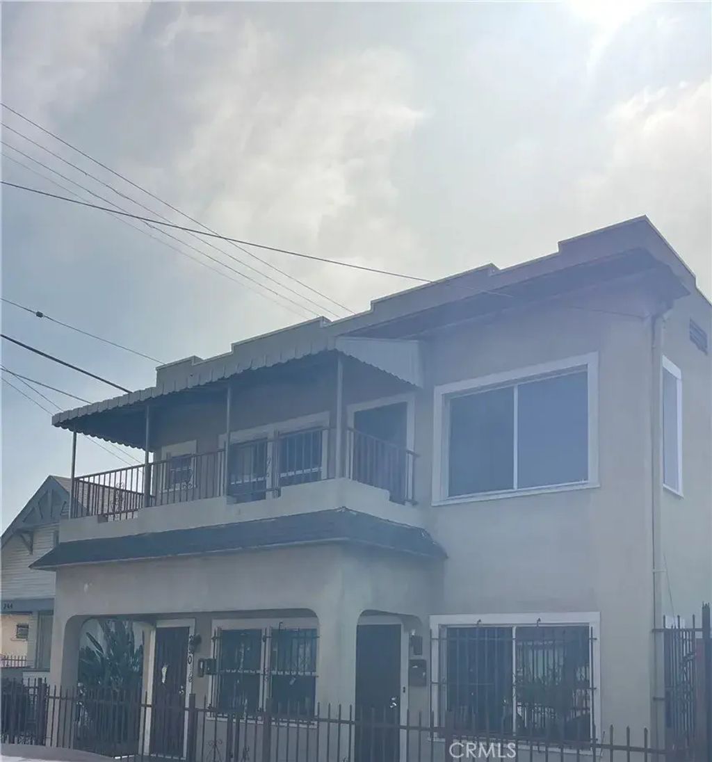 250 W 49th Street, Los Angeles