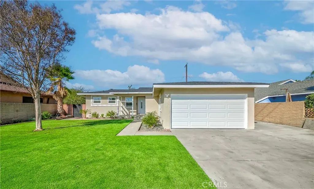 1325 E Romneya, Anaheim