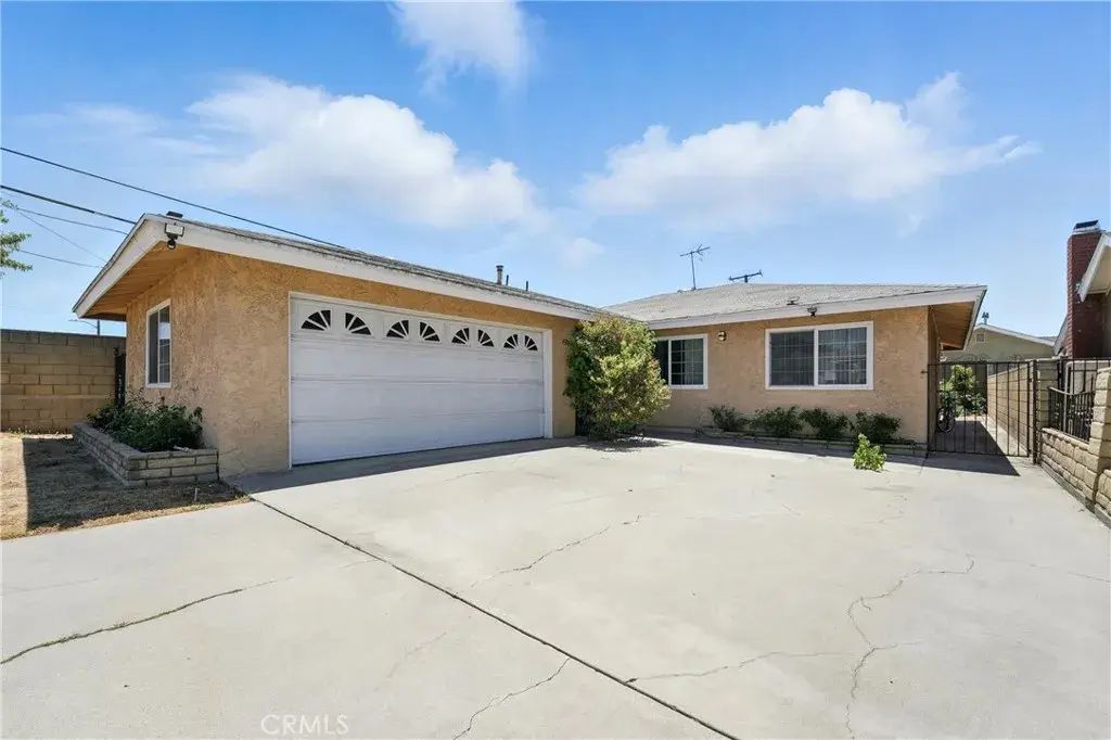11813 Colima Road, Whittier